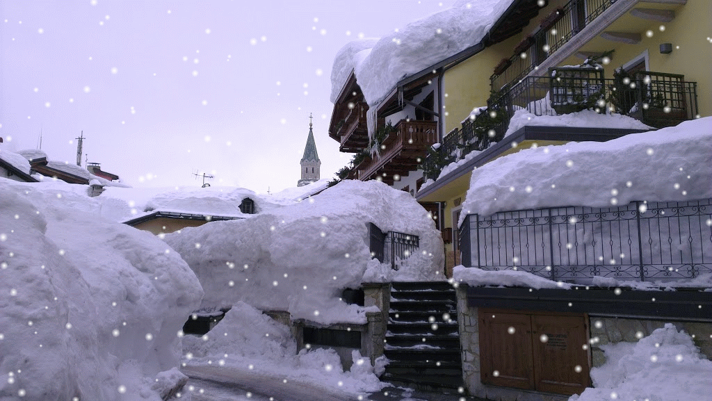 SNOW ski Cortina travelandhome