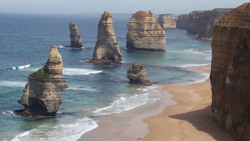 Australia 12 Apostles Before the collapse in July 2005