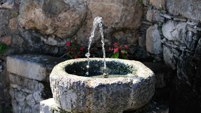 Fountain Water Drink Stone Village Ancient 1