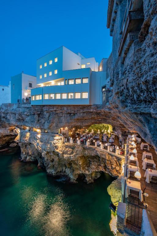 Hotel Grotta Palazzese Accommodation and Restaurant in Italy