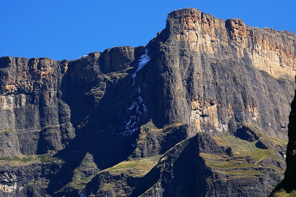 drakensberg tugela falls amphitheatre cliffs south africa min