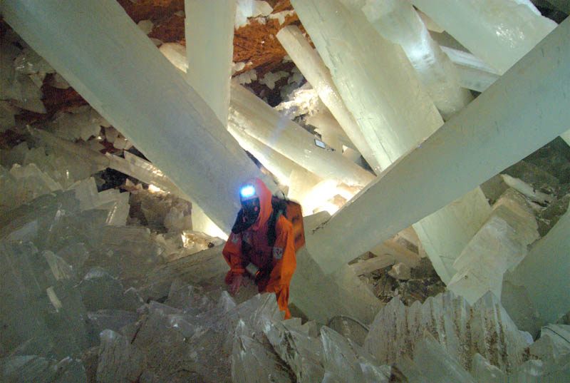 giant crystal cane naica mine mexico weirdest places on earth strange places in the world travel and home travelandhome reis en huis